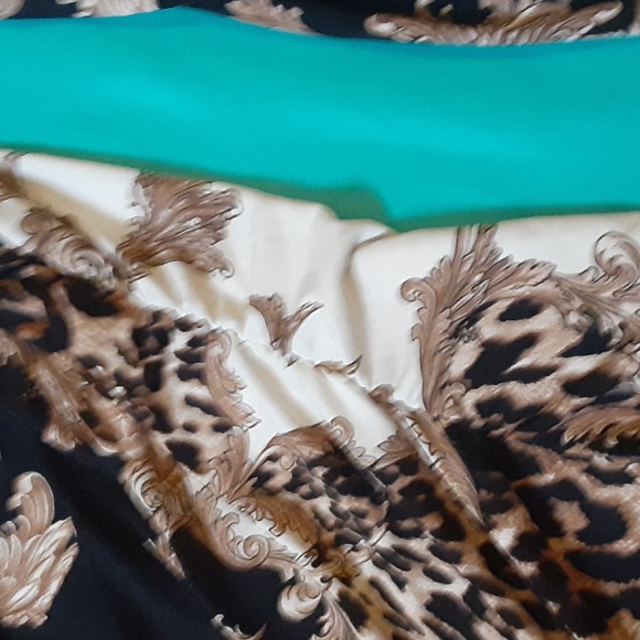 MASSEYS BROWN AND BLACK PRINT - Picture 4 of 9